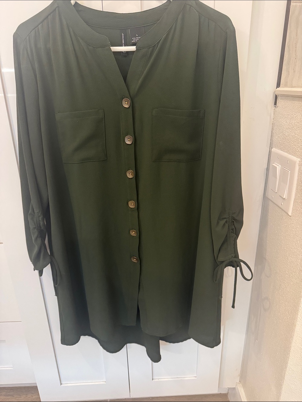 new directions Women’s (Large) Olive Green Button-Front w/ tie sleeve detail